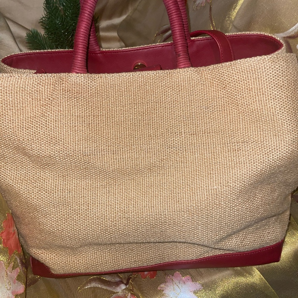 🎈🎈SOLD🎈🎈SOLD🎈🎈Mondani Tote. EUC